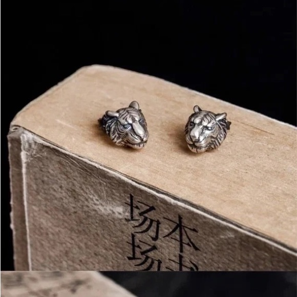 Single accent gothic style lion head stud earring S925 sterling silver retro - Picture 2 of 6